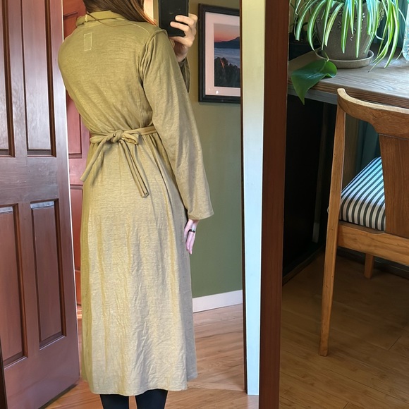 Sparrow Peace Robe - Picture 9 of 10